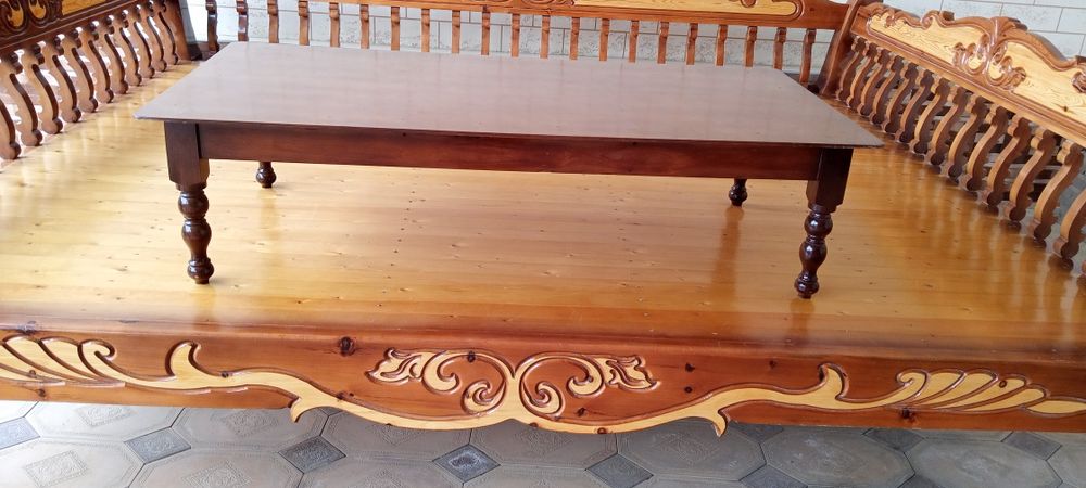 Yangi karavot sotiladi