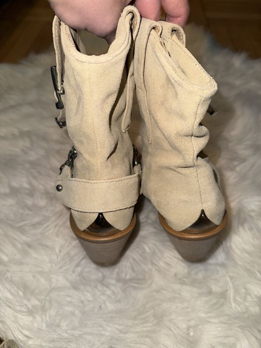 Ciocate piele naturala bej modish lant argintiu detasabil