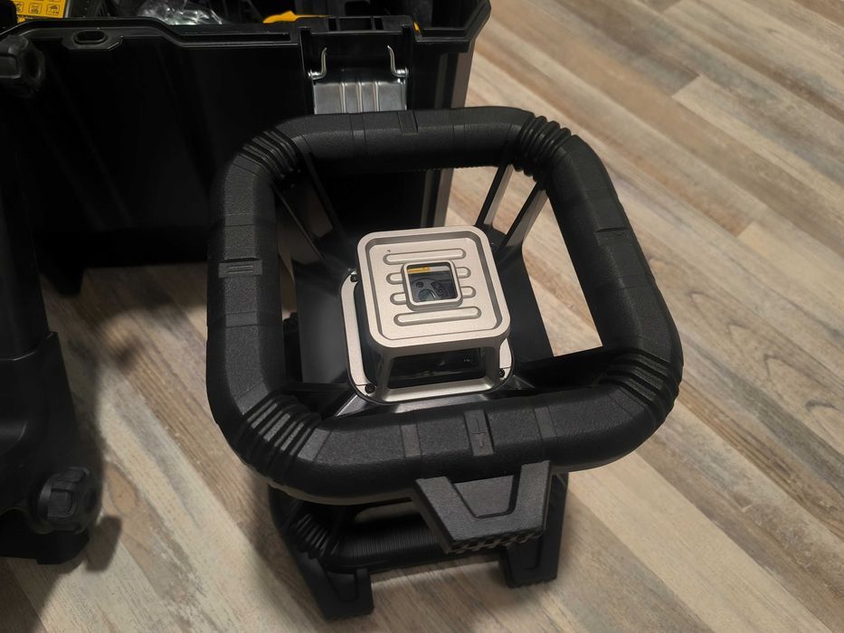 Ротационен лазерен нивелир DEWAlT