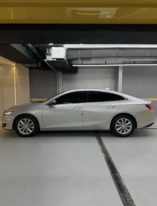 Продам Malibu 2 Premier серебристого цвета