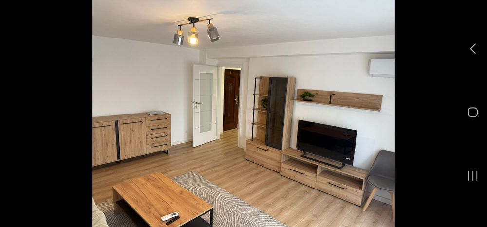 Inchiriez apartament 3 camere