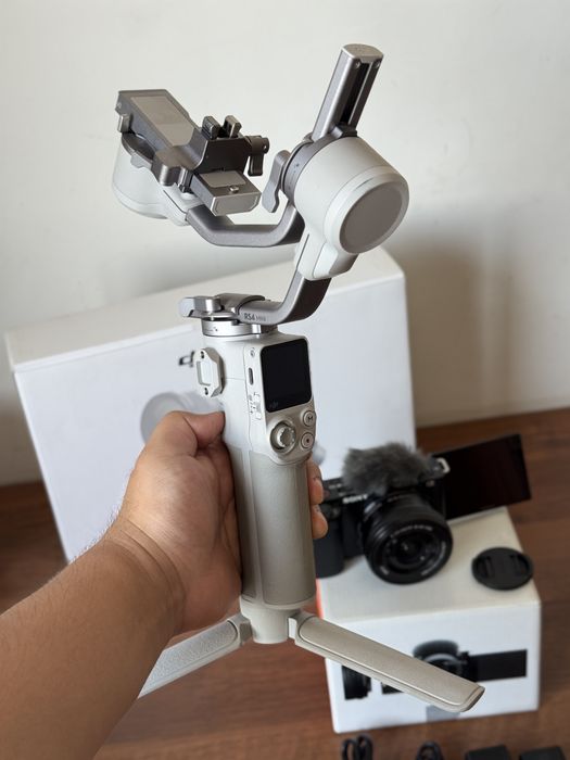 Sony ZV-E10 4K 16-50mm + Dji Ronin RS4 mini pro creator komplekt
