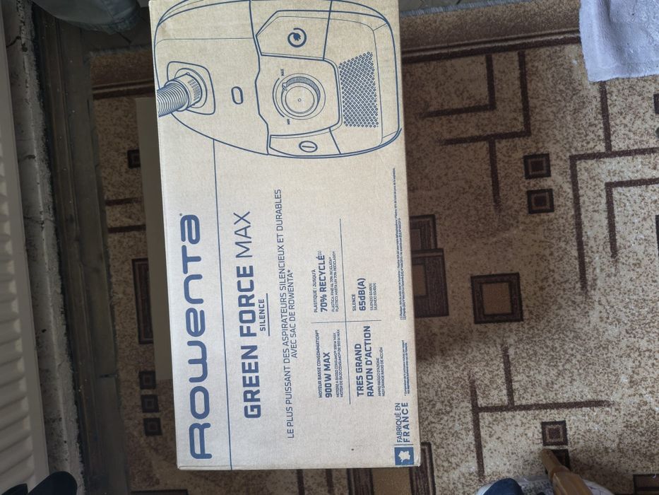 Aspirator Rowenta 900w, recipient praf 4,5 l