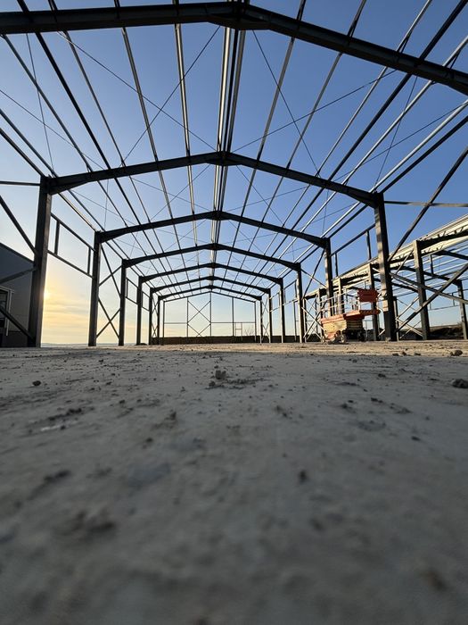 Hala metalica cu panouri Sandwich