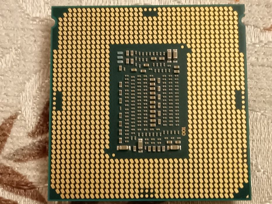 процессор Intel Core i5-9400F.