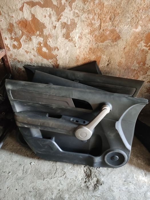 Обшивки двери Honda CR-V RE