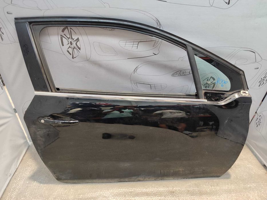 Ușă Față Dreaptă Peugeot 208 I Hatchback Negru Cod Culoare KTV Vopsea Negru Perla Nera 2012 / [2012-2019] / 9673558480 (3D)