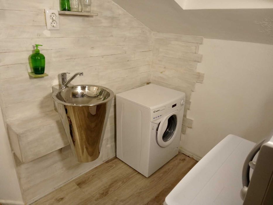 Дава се под наем Едностаен апартамент в Варна, Център - 27 кв.м за 228.99 € - Снимка #5