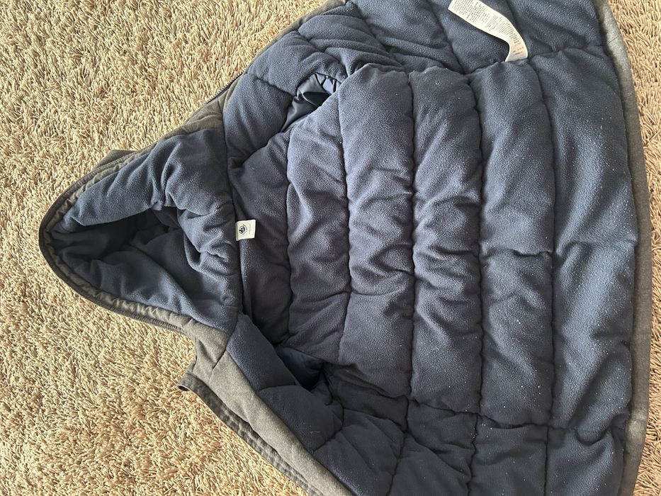 Petit Bateau зимно палто, 6 г./116 см. Носено малко, отлично състояние. Много топло, с мека поларена подплата и качулка. Цена 68 евро