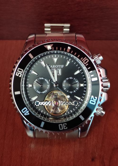 Механические часы Carotif