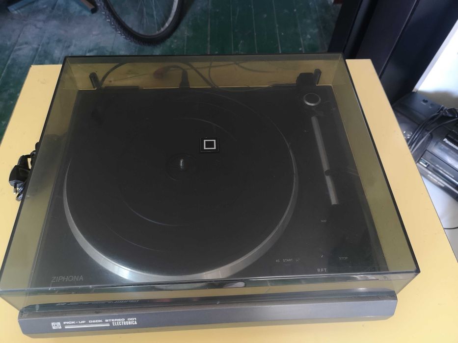 RFT PA2020;Akai GX4000D;Focal Chorus726S;MonitorAudio MR2;Yamaha AX592