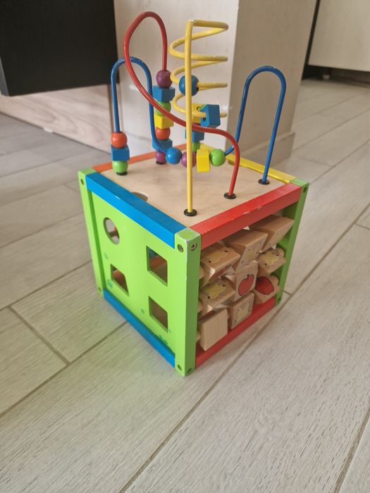 Образователен куб за игра дървен