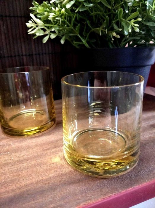 Стари чаши от цветно стъкло - ЛССР