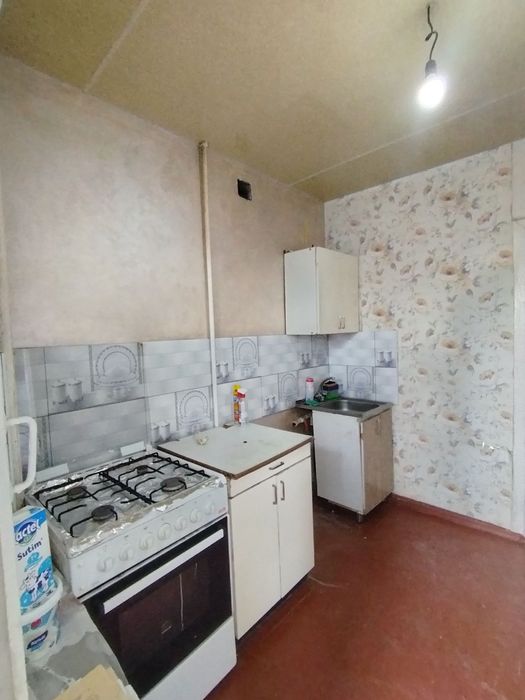 Чирчик ш. Центральный бозор кирпичный дом 1х/3/4