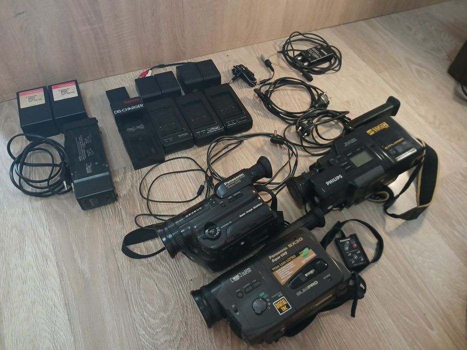 Vând 3 camere: Panasonic NV-S88, Panasonic SX30 și Philips VKR9000/00