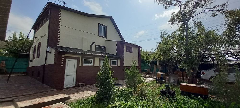 Дача два уровня кирпичная