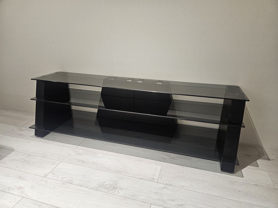 Продам тумбу под ТВ