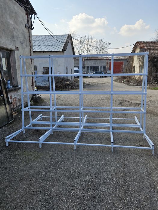 Пирамида за дограма