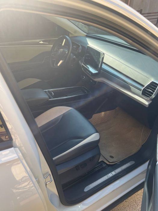 Volkswagen ID 6 PURE CROZI