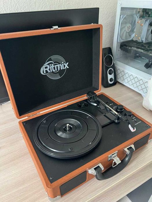 Виниловый проигрыватель Ritmix LP-160B