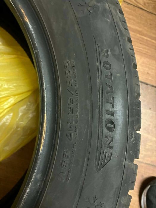 Зимни гуми Dunlop 235/55 R17