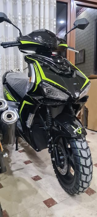 Скутер 150куб. бензин