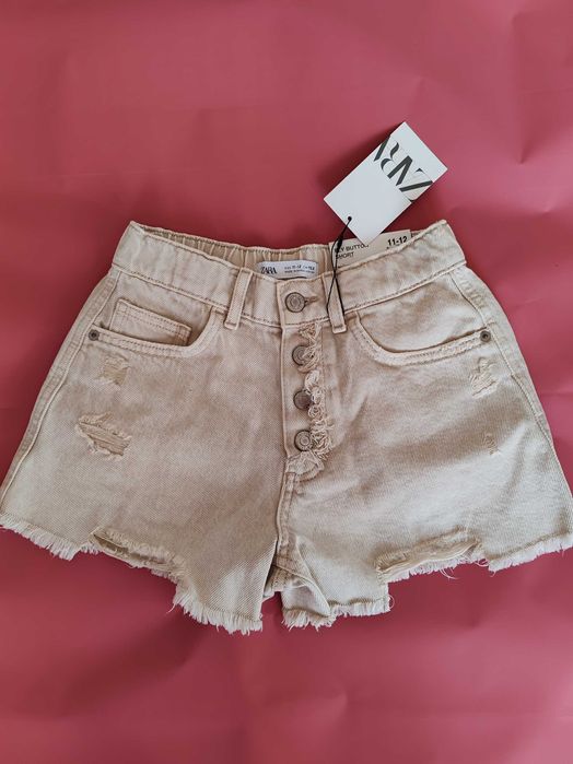 Нови къси панталонки от деним Zara