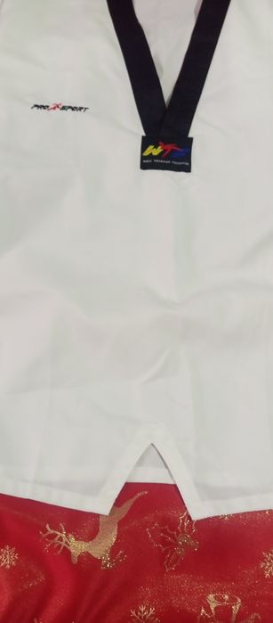 Продаётся кимоно.