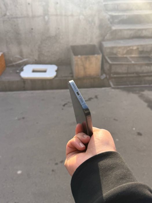 Srochna Iphone  15 pro max 256 gb