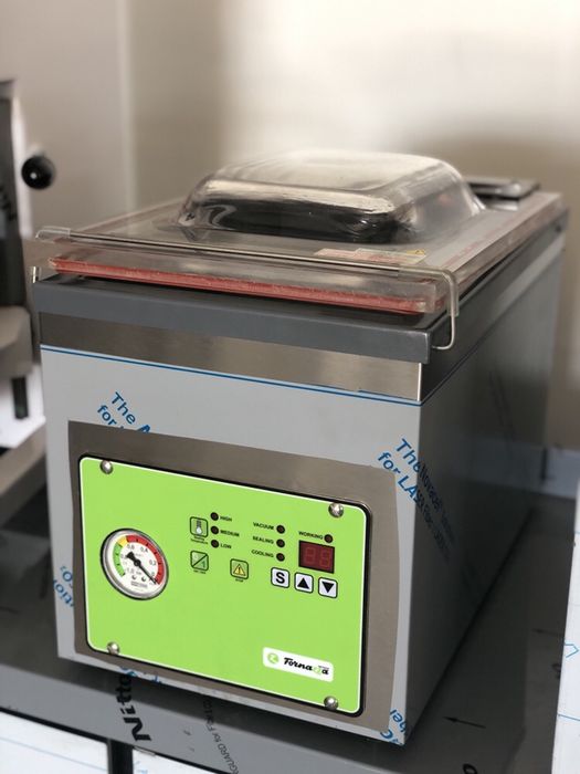 ИТАЛИЯ!Вакум машина.Чисто нова.Уникална работа! 2г. Гаранция.Немски М.