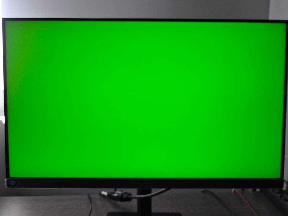 Монитор Samsung 24" FullHD IPS 75Hz модел F24T650 в отлично състояние