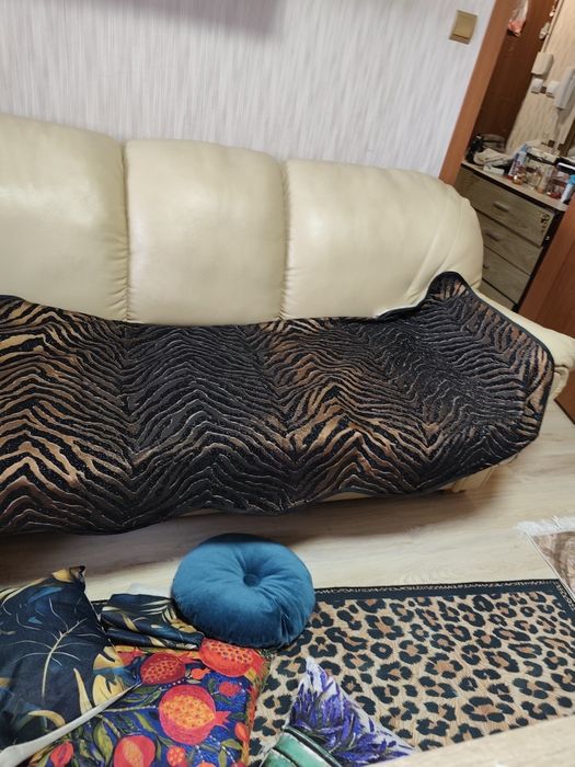 Продавам покривала за дивани