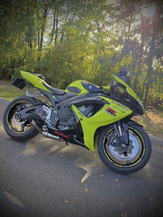 Suzuki GSX-R 750 K 6 sau Schimb cu yamaha r 1