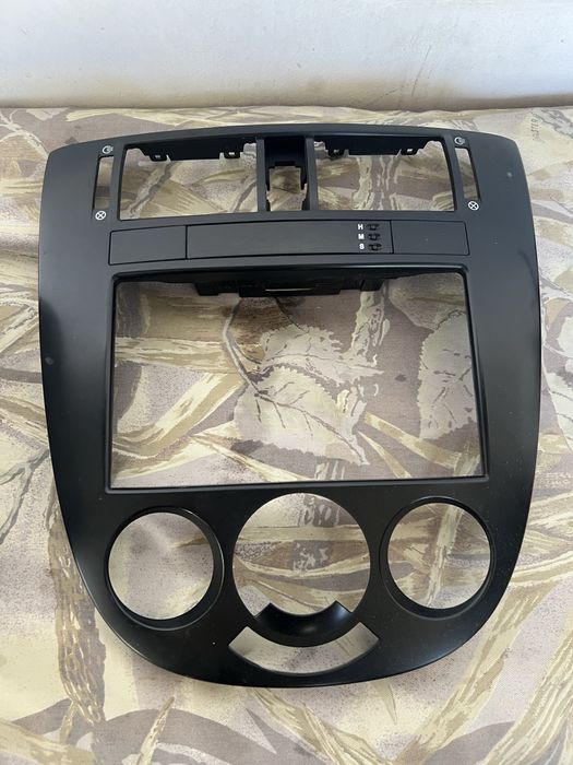 Автомагнитофон от Chevrolet Gentra 2018 года.