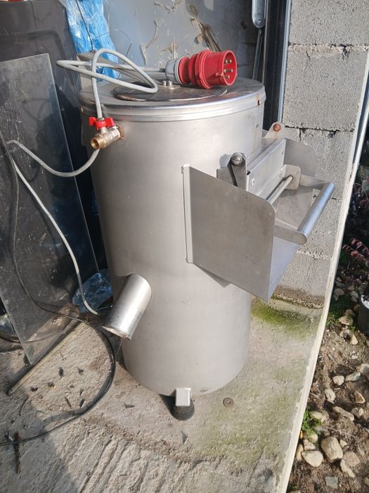 Vănd masina de curatat cartofi cu revizia facuta .trifazica