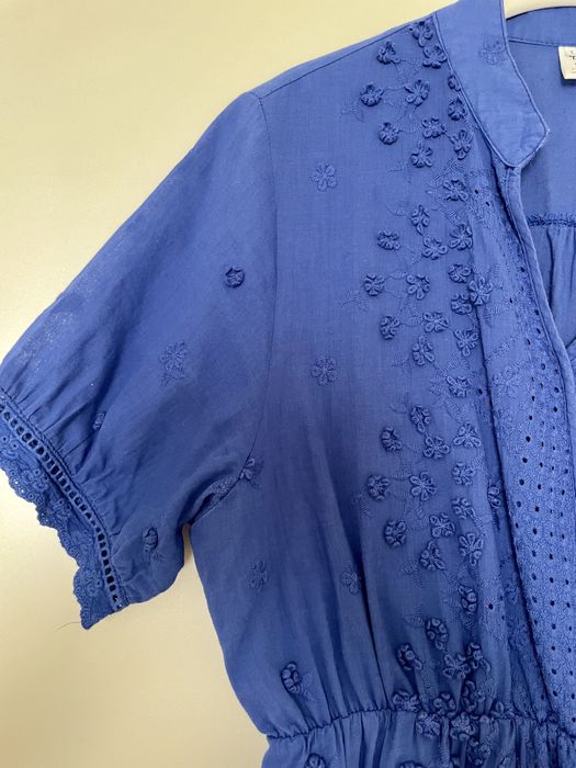 Лёгкое платье с вышивкой • Размер M/L