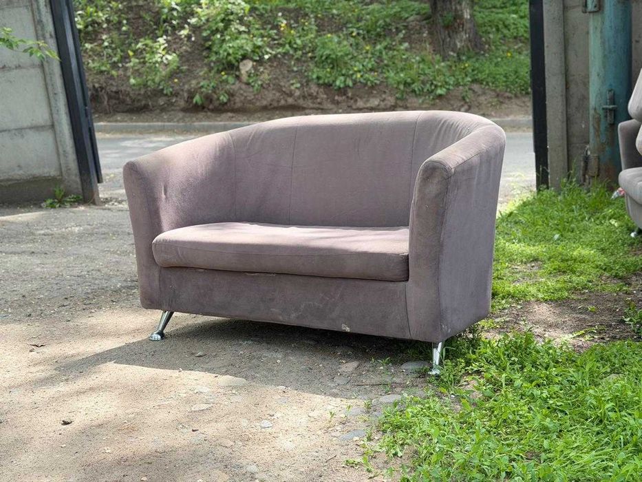 Продам диван для кафе