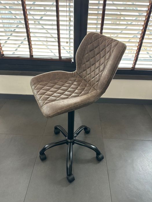 Висок Стол на колелца Jack + доставка и 24м гаранция