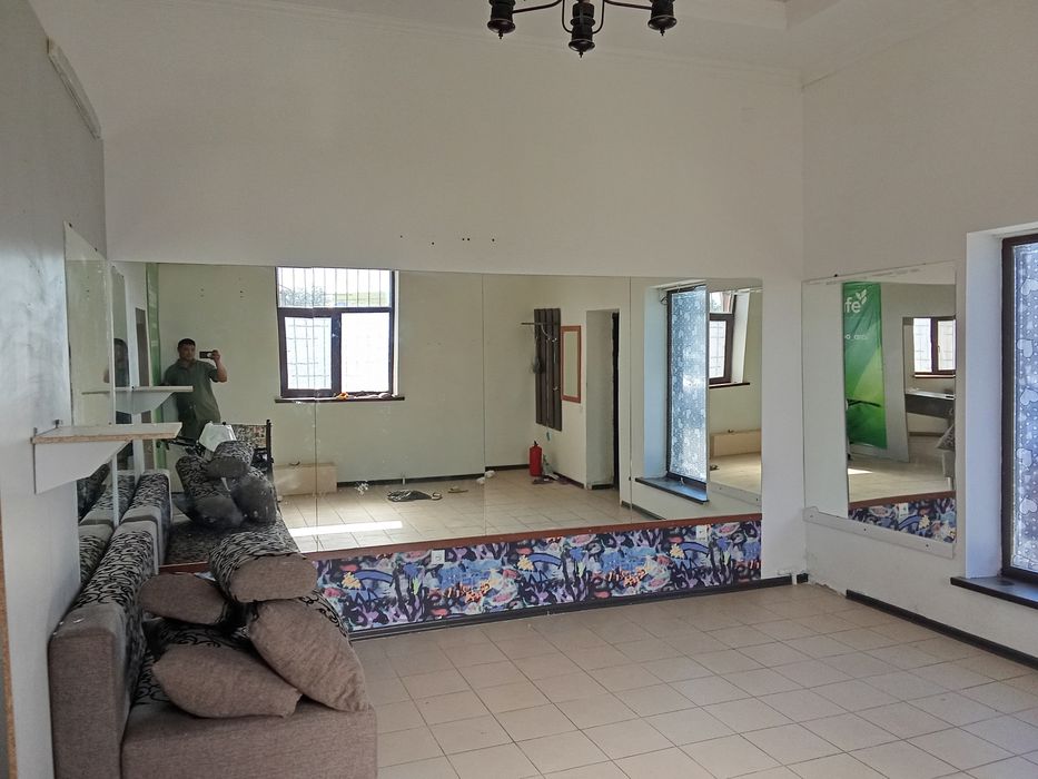 Продам на Стенное зеркало