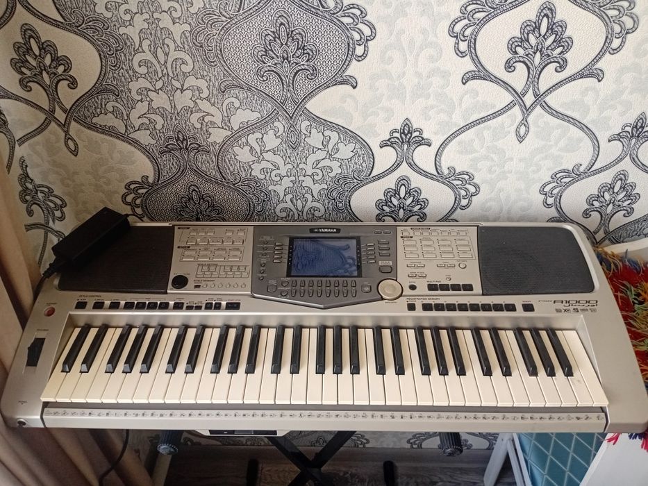 Продам Yamaha A 1000
