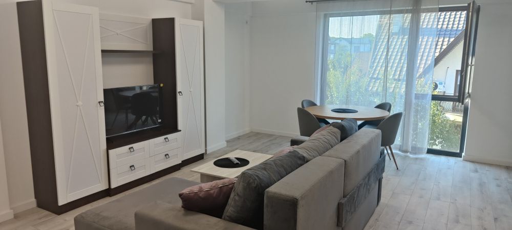 Ofer spre închiriere studio