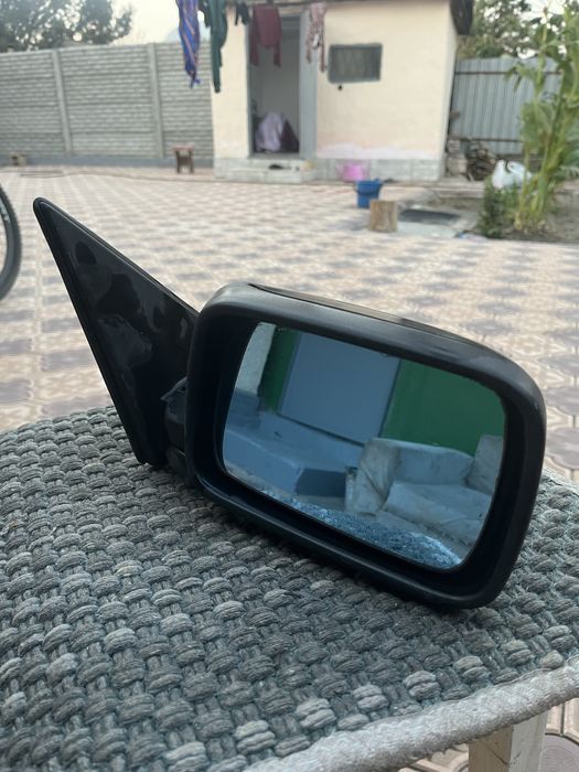Продам правое зеркало е36.