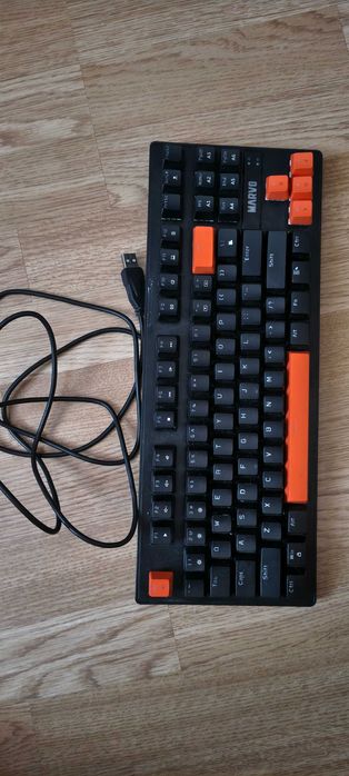 Tastatura este în stare excelentă