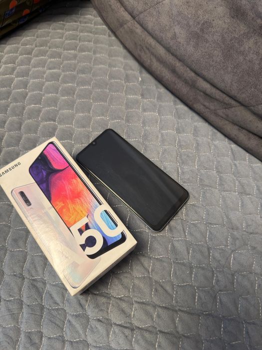 Продам телефон Samsung