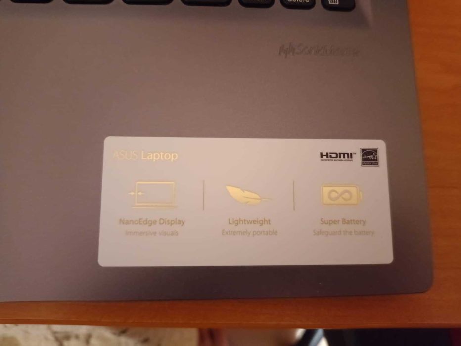 Чисто нов, много лек и компактен лаптоп Asus X515MA,оригинално зарядно