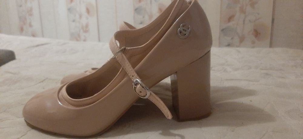 Продаю туфли пудровый цвет