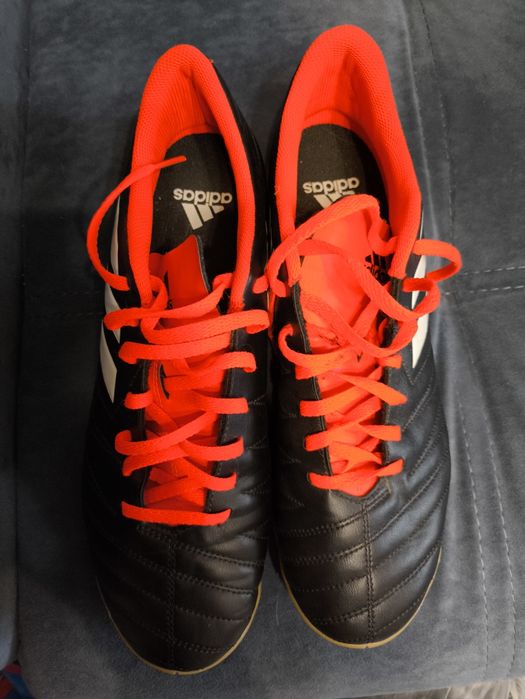 Футзалки Адидас кроссовки