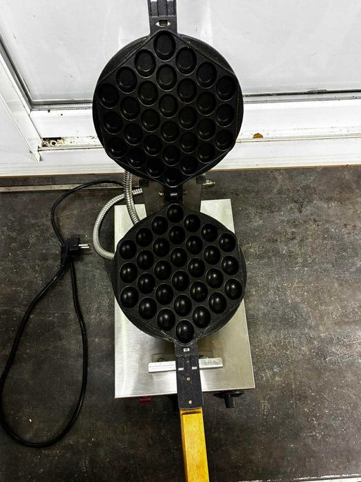 Хладилна витрина,Гофретник,Тестомесачка,Стелаж за закуски