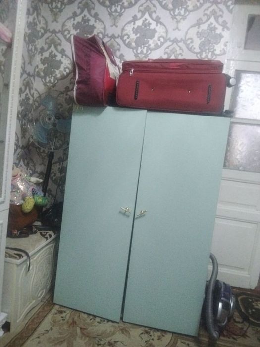 Mebel sotiladi..