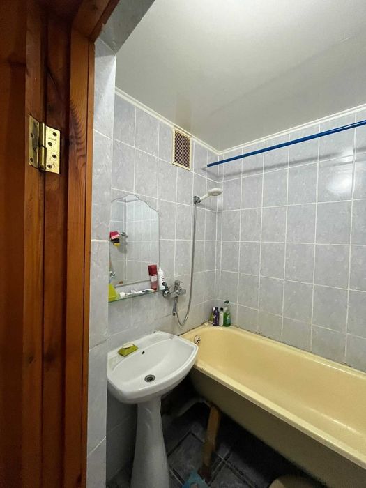 Продам 2-комн квартиру, Береке, 3 этаж